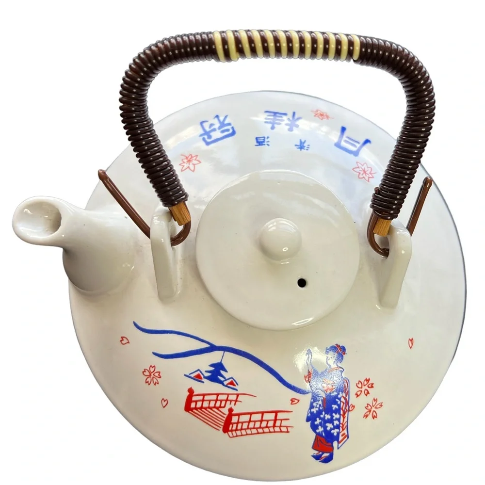 Vintage White Japanese Print Small Teapot Geisha over Bridge Sake Teapot. - Picture 3 of 9